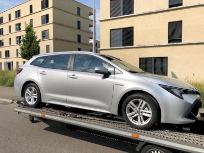 Toyota Corolla Kombi 1.8 Hybrid 122KM e-CVT Comfort + Navi (1F7)