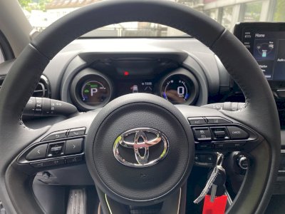 Toyota Yaris Comfort +Tech + Style 1.5 Hybrid Dynamic Force FWD 116 KM e-CVT