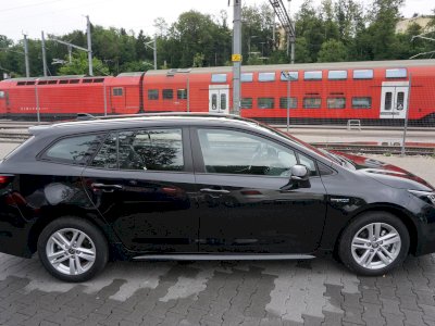 Toyota Corolla Kombi 1.8 Hybrid 122KM e-CVT Comfort + Navi