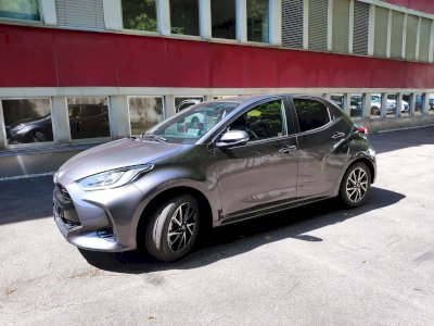 Toyota Yaris Comfort +Tech + Style 1.5 Hybrid Dynamic Force FWD 116 KM e-CVT