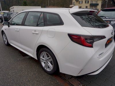 Toyota Corolla Kombi 1.8 Hybrid 122KM e-CVT Comfort + Navi