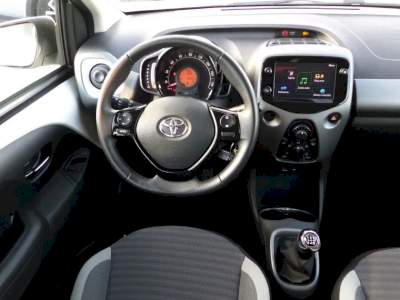 Toyota Aygo 1.0 VVT-i X-play + Style