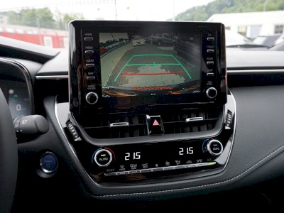 Toyota Corolla Kombi 1.8 Hybrid 122KM e-CVT Comfort + Navi