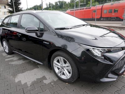 Toyota Corolla Kombi 1.8 Hybrid 122KM e-CVT Comfort + Navi