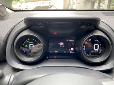 Toyota Yaris Comfort +Tech + Style 1.5 Hybrid Dynamic Force FWD 116 KM e-CVT
