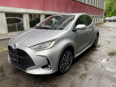 Toyota Yaris Comfort +Tech + Style 1.5 Hybrid Dynamic Force FWD 116 KM e-CVT