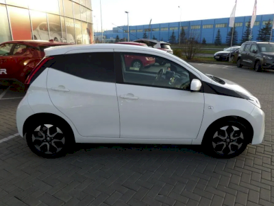 Toyota Aygo 1.0 VVT-i X-play + Style