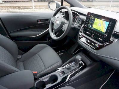 Toyota Corolla 1.8 Hybrid 122KM e-CVT Comfort + Navi