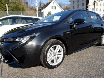 Toyota Corolla 1.8 Hybrid 122KM e-CVT Comfort + Navi