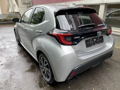 Toyota Yaris Comfort +Tech + Style 1.5 Hybrid Dynamic Force FWD 116 KM e-CVT