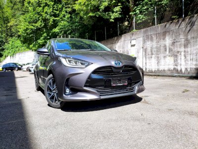 Toyota Yaris Comfort +Tech + Style 1.5 Hybrid Dynamic Force FWD 116 KM e-CVT