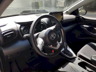 Toyota Yaris Comfort +Tech + Style 1.5 Hybrid Dynamic Force FWD 116 KM e-CVT