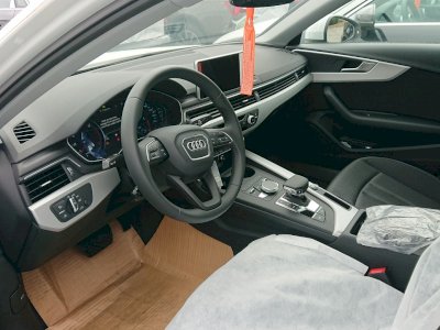 Audi A4 Sedan 35 TFSI 150 KM S-tronic