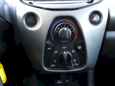 Toyota Aygo 1.0 VVT-i X-play + Style