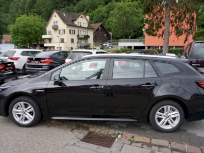 Toyota Corolla Kombi 1.8 Hybrid 122KM e-CVT Comfort + Navi