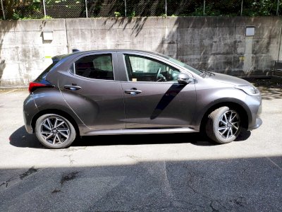 Toyota Yaris Comfort +Tech + Style 1.5 Hybrid Dynamic Force FWD 116 KM e-CVT