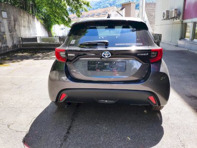 Toyota Yaris Comfort +Tech + Style 1.5 Hybrid Dynamic Force FWD 116 KM e-CVT