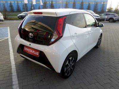 Toyota Aygo 1.0 VVT-i X-play + Style