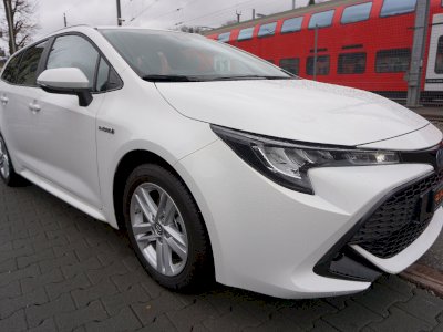 Toyota Corolla Kombi 1.8 Hybrid 122KM e-CVT Comfort + Navi