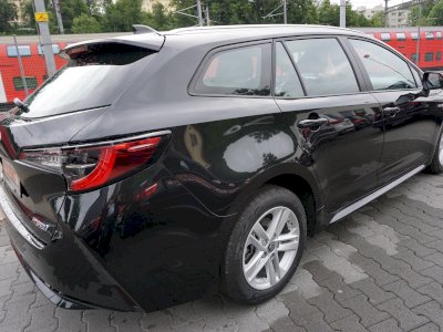 Toyota Corolla Kombi 1.8 Hybrid 122KM e-CVT Comfort + Navi